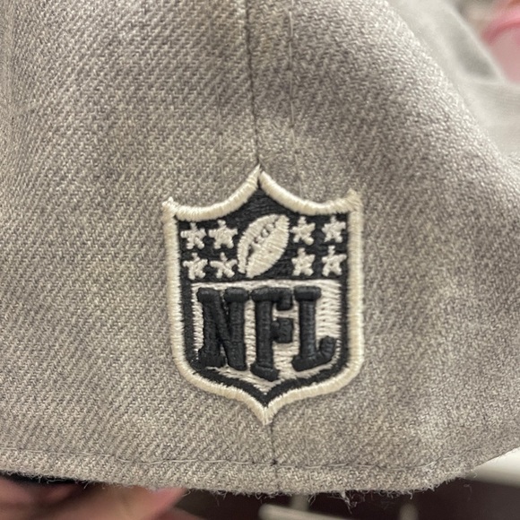 New Era Gray Cap with Black Star Emblem - Picture 4 of 9